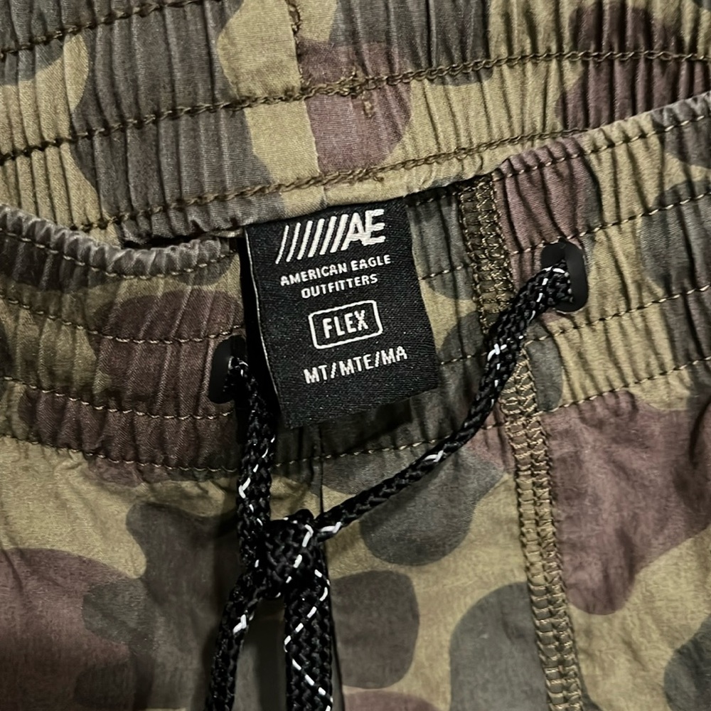 American Eagle lightweight Joggers Camo …